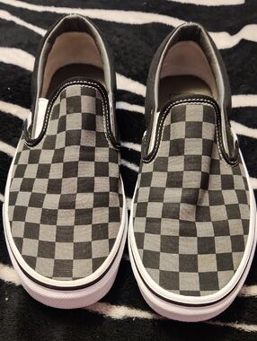 Women's Slip-On Checkerboard Canvas Shoes in Black and Gray